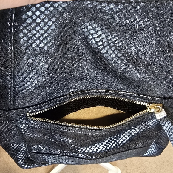 TUSK Small Gotham Snake Skin Leather Black Adj Strap Top Security Snap Backpack. - Picture 5 of 13